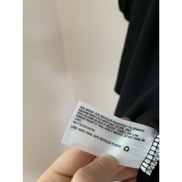 NWT Isabel by Ingrid & Isabel Maternity Nursing Wrap Top Black 3/4 Sleeve- Sz S - Picture 10 of 10